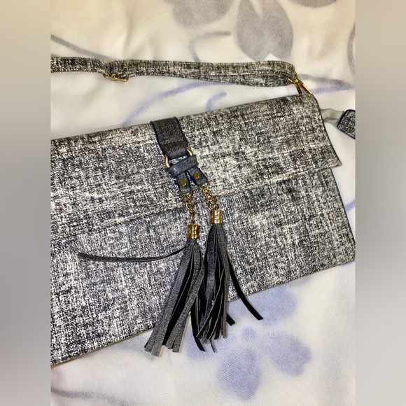 🫶🏻Stylish🫶🏻 Gray Crossbody Bag-Clutch 🫶🏻 - Picture 3 of 6